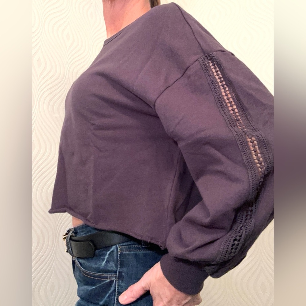 Z Supply dark Gray Cropped Sweatshirt Lace Detail on Arms Puffed Sleeves size XS